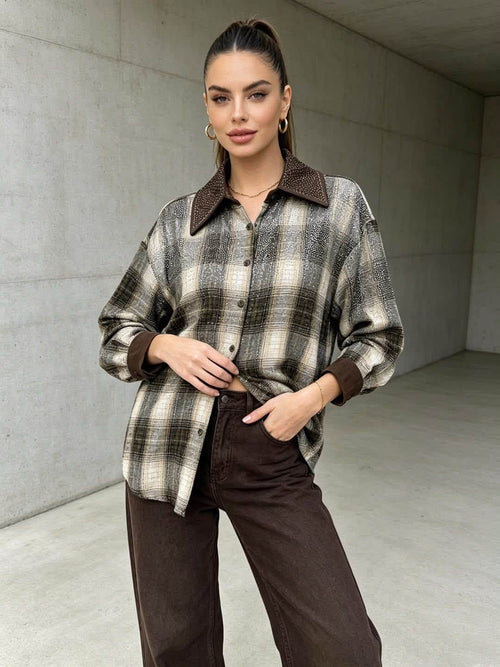 Camicia a quadri luminosa con strass e dettagli a contrasto