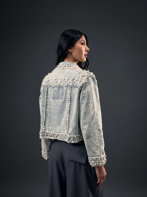 Giacca in denim con perle cucite a mano – Edizione limitata
