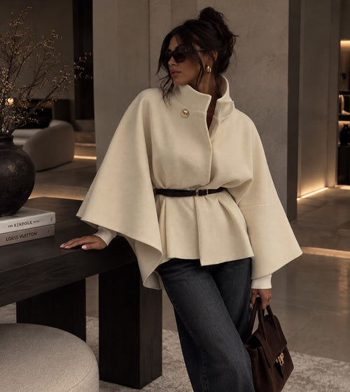 Poncho Mantella Ginevra – Testurizzato con Cintura e Bottone Oro