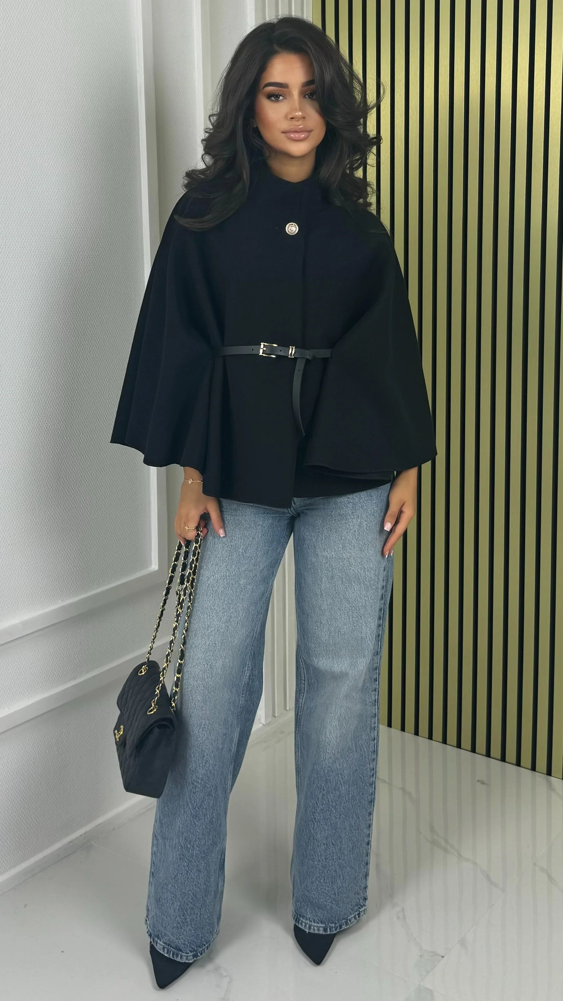 Poncho Mantella Ginevra – Testurizzato con Cintura e Bottone Oro